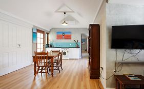 Binks Beach House - South Fremantle